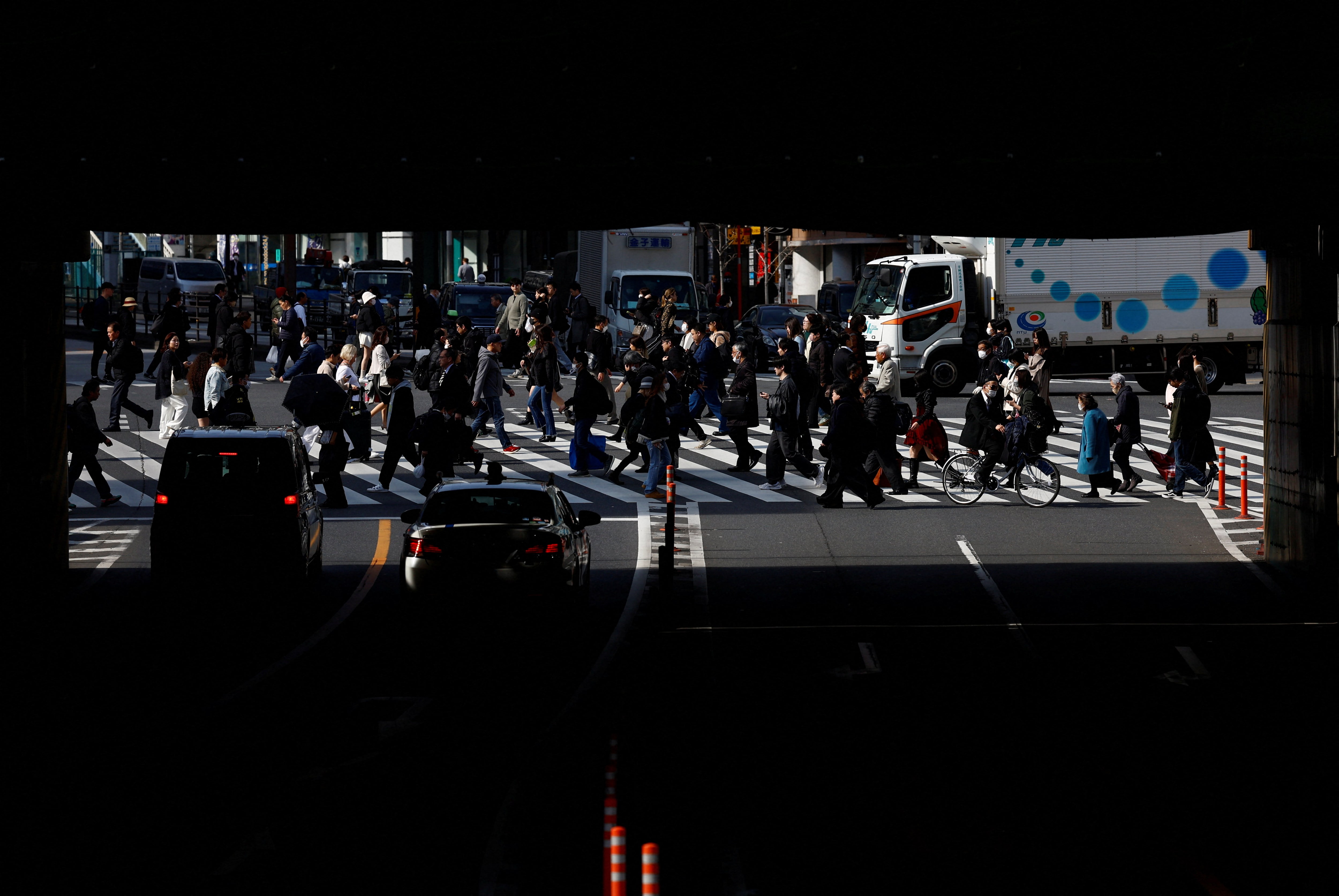 4月の実質消費支出0.1%減　2カ月ぶりマイナス